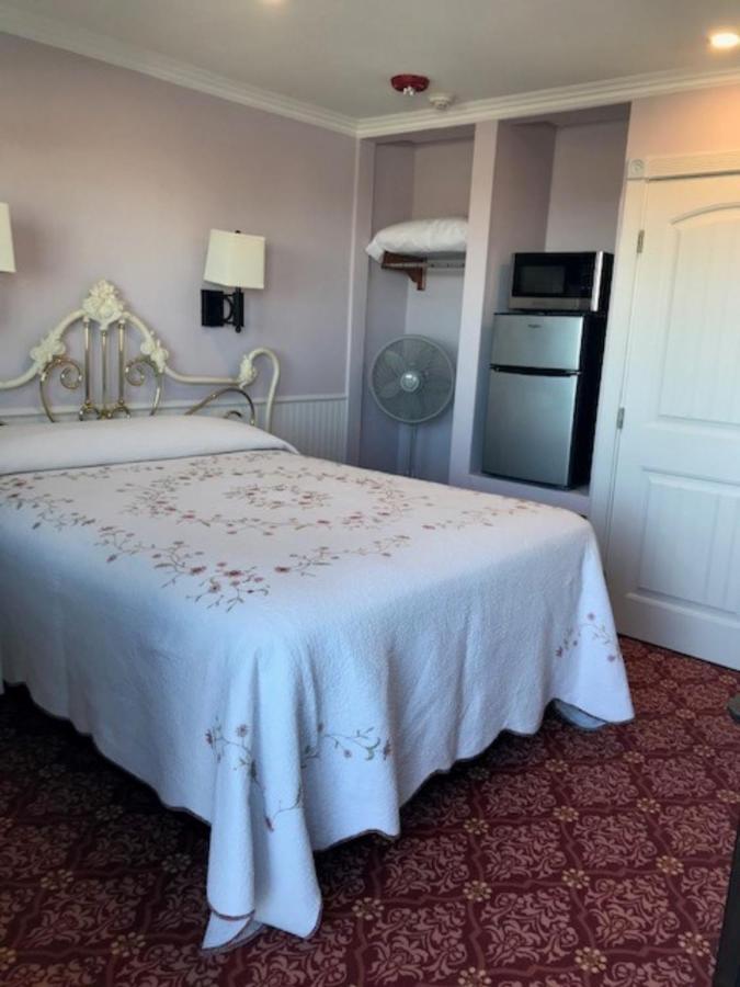 Sugarloaf Mountain Motel バージニアシティ エクステリア 写真