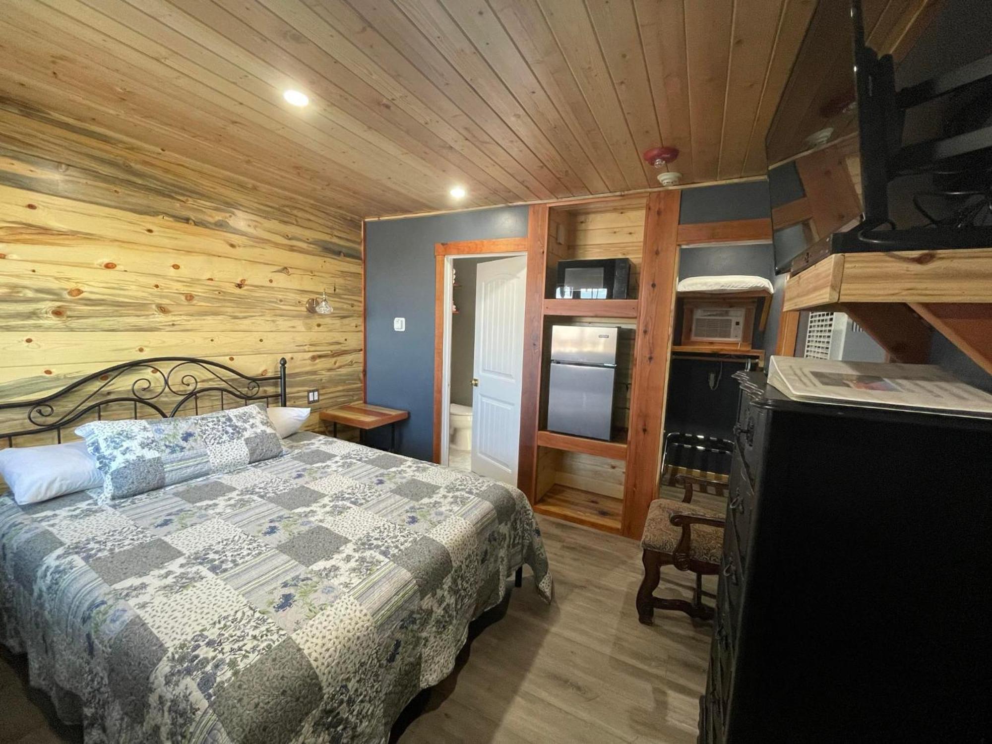 Sugarloaf Mountain Motel バージニアシティ エクステリア 写真